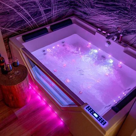 Apartament Z Jacuzzi & Sauna Chillout Kołobrzeg Exteriör bild