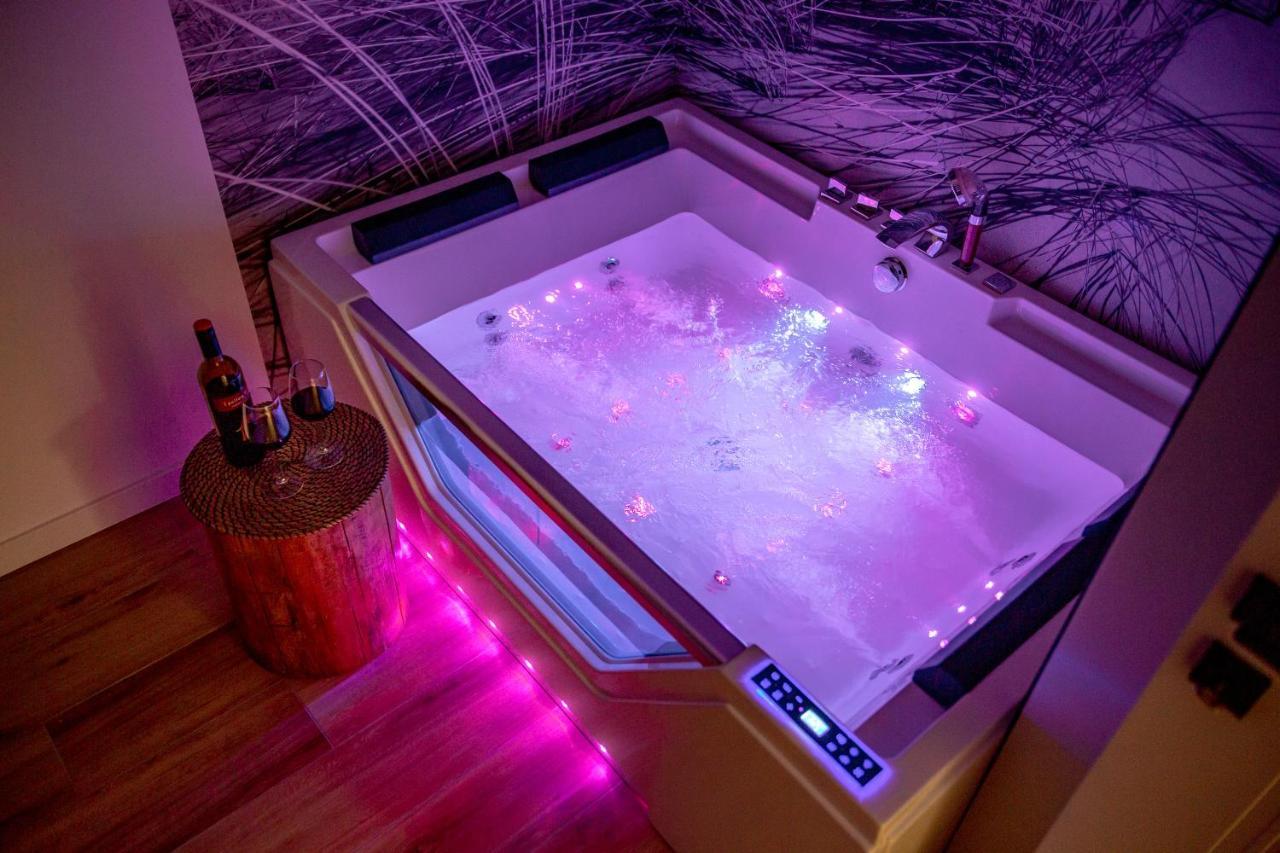 Apartament Z Jacuzzi & Sauna Chillout Kołobrzeg Exteriör bild