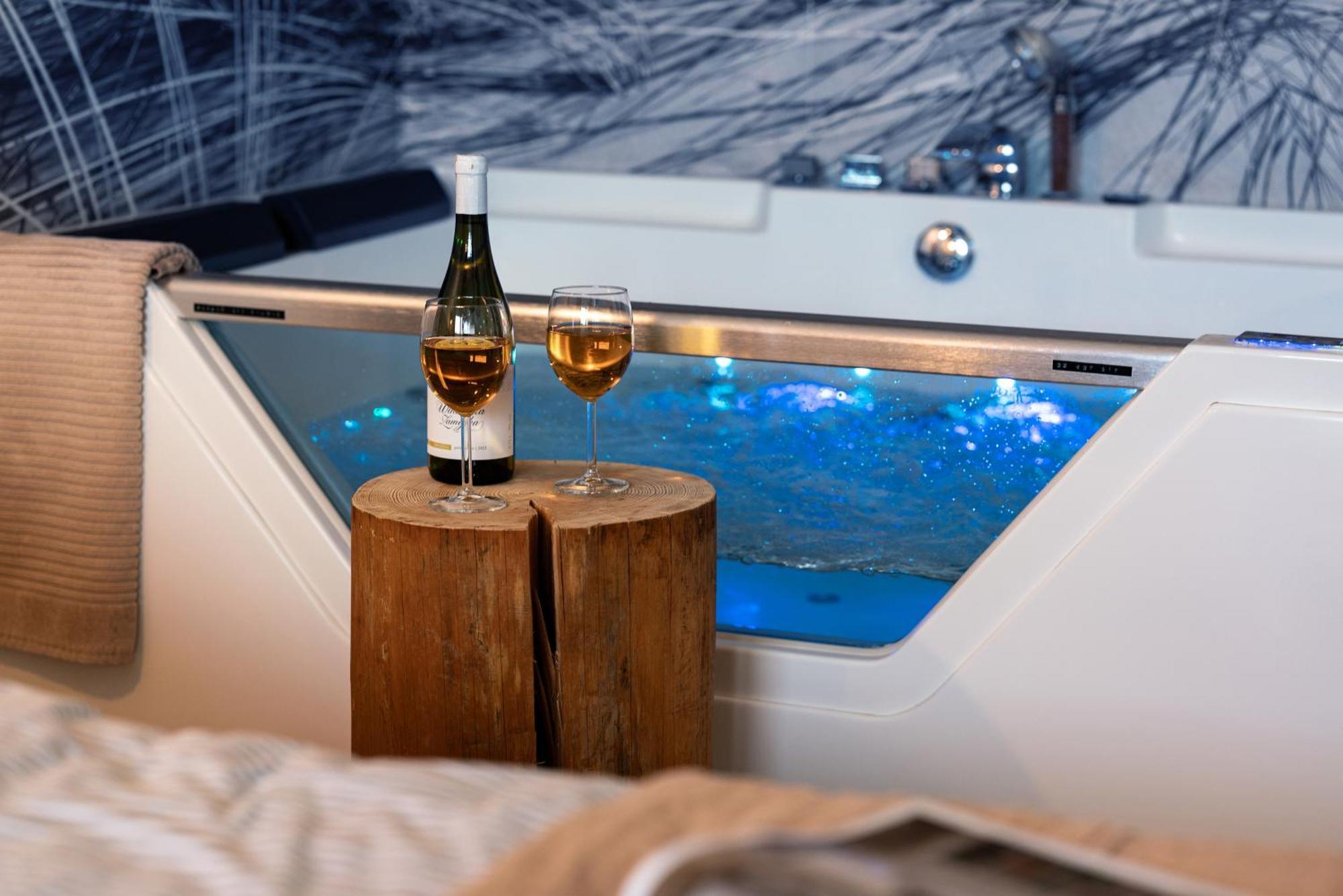Apartament Z Jacuzzi & Sauna Chillout Kołobrzeg Exteriör bild