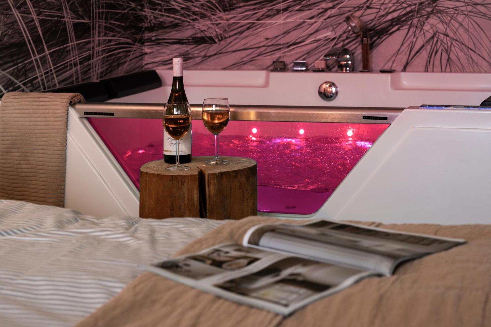 Apartament Z Jacuzzi & Sauna Chillout Kołobrzeg Exteriör bild